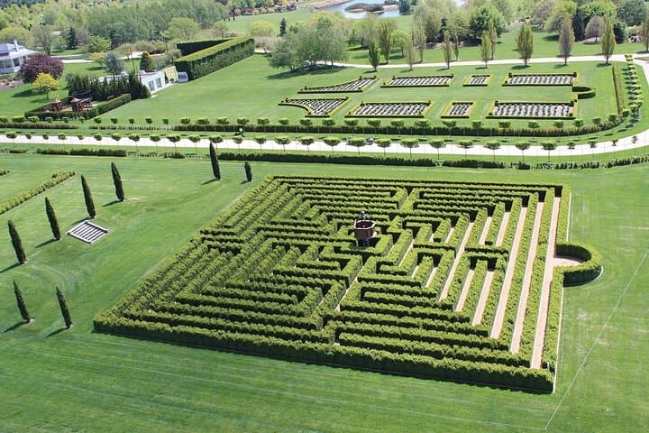 Mayfield Garden Autumn Day Tour from Sydney with Echo Point Stop photo 4