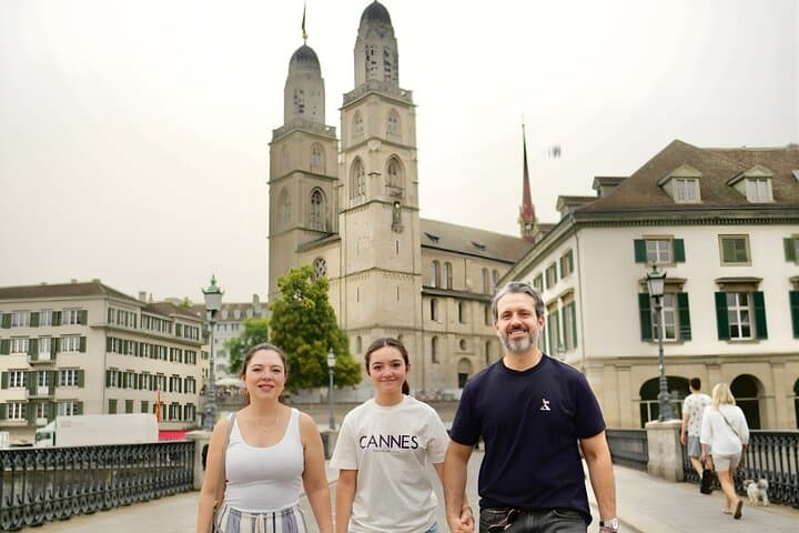 Zurich 3-in-1 Walking Tour: Photoshoot, Lake Views & Local Flavors photo 5