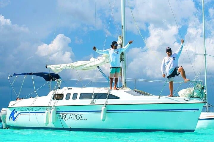 4-Hour Bacalar Sailing Tour: Cenotes, Stromatolites & Swim Stops photo 4