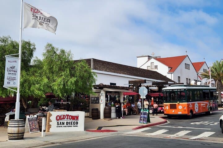 Essential San Diego: 5 Self-Guided Walking Tours Bundle photo 5