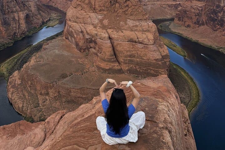 Antelope Canyon & Horseshoe Bend Day Trip from Las Vegas: What to Expect photo 4