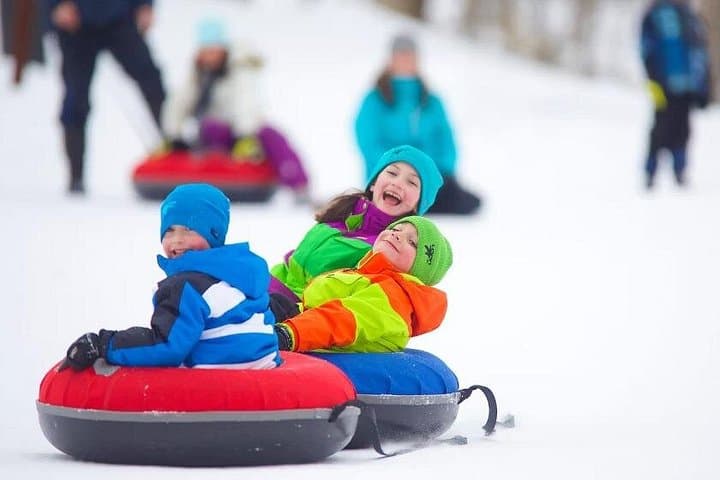 All-Inclusive Tahoe Tubing and Snow Play With a Local Guide photo 5