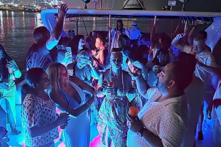 Dubai Marina Night Yacht Party: BBQ, Open Bar & Live DJ Cruise photo 3