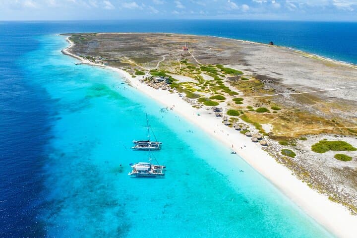 Klein Curaçao Day Trip: Snorkel, Shipwrecks & Lighthouse with Open Bar