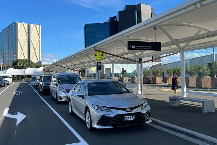 Auckland Airport to Piha Private Transfer — Comfortable Ride to the West Coast Surf photo 4