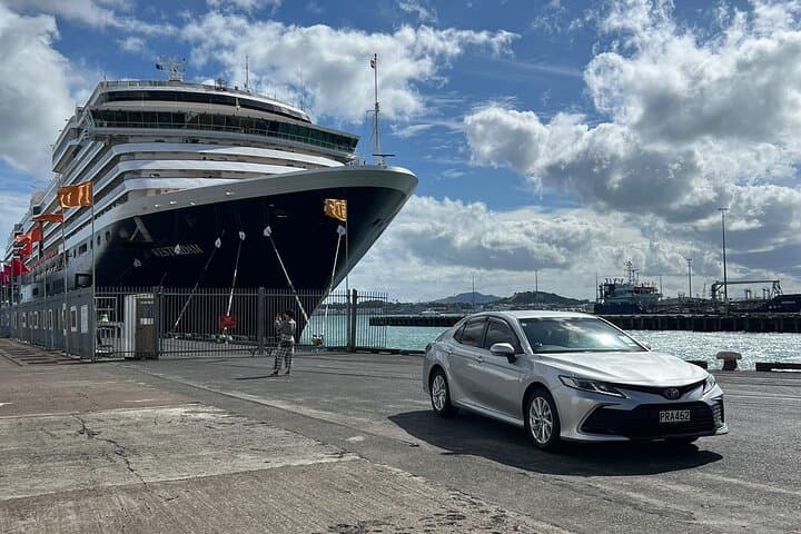 Private transfer from Auckland Airport to Takapuna — door-to-door comfort photo 2