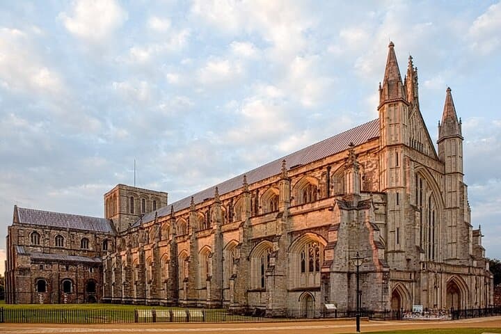 Winchester, Salisbury and Stonehenge Day Trip: Cathedrals and Prehistoric Stones photo 3