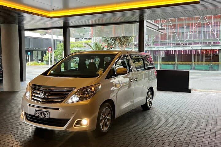 Private transfer from Auckland Airport to Takapuna — door-to-door comfort photo 6