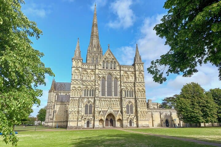 Winchester, Salisbury and Stonehenge Day Trip: Cathedrals and Prehistoric Stones photo 4