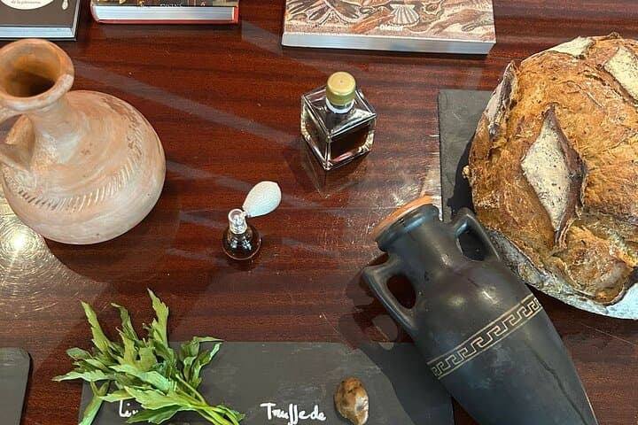 Immersive Historical Lunch in Paris — Time‑Traveling Gastronomy Experience photo 3