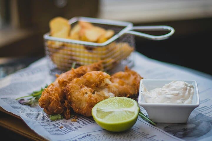Borough Market Food Tour: Taste London's Historic Flavors and Thames Stroll