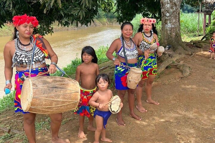 Emberá Community Tour on the Chagres River — Canoe, Culture & Cascada Bonita