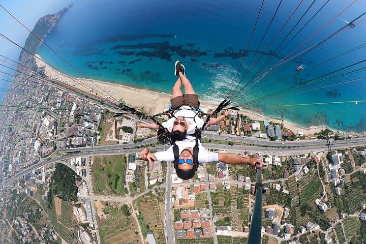 Soar Over Alanya: Tandem Paragliding from Yassı Tepe to Cleopatra Beach