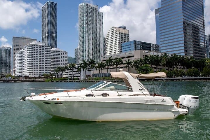Private Sea Ray Rental in Miami: Sandbars, Sunsets & Island Cruises