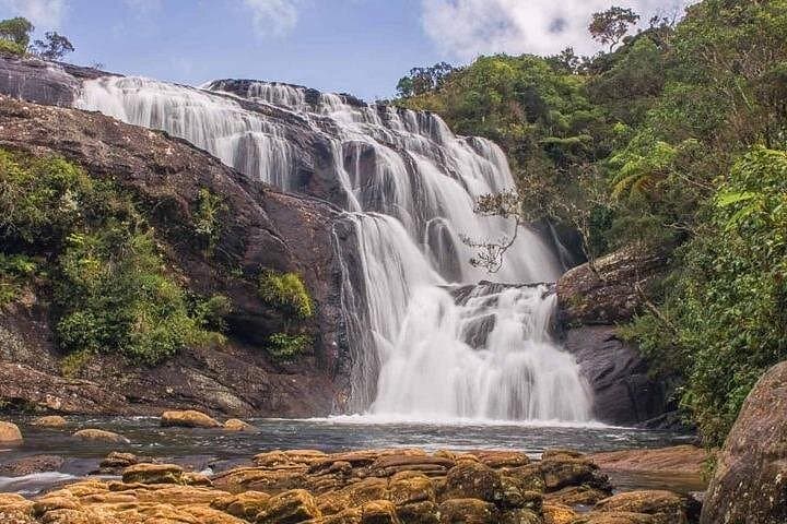 Kandy to Nuwara Eliya Day Tour – Ramboda Falls, Tea Factory & Gregory Lake photo 2