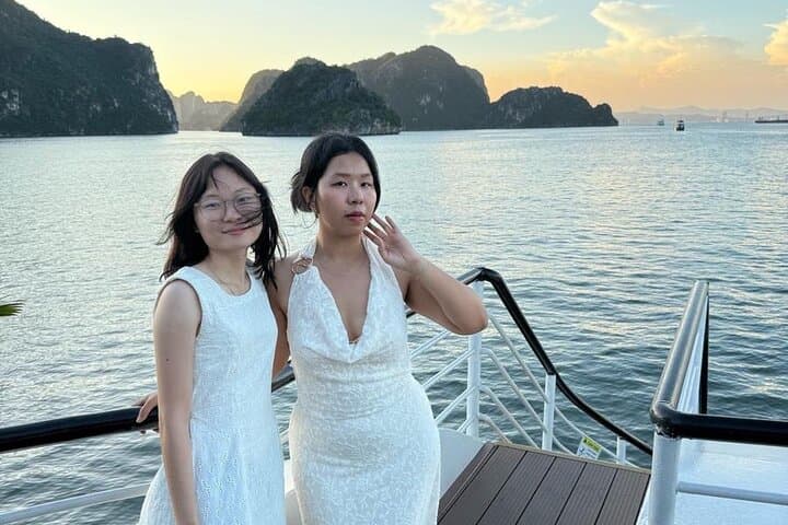 Halong Bay Discovery Day Cruise from Cai Lan: Titov Island, Sung Sot & Kayaking photo 2