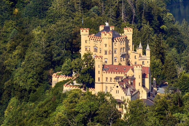 Neuschwanstein Castle Day Tour from Munich — Chinese-Guided Bavarian Castles & Countryside photo 2