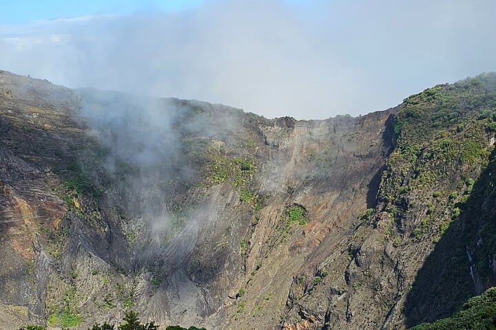 Irazú Volcano, Orosi Valley & Lankester Gardens Day Trip from San José photo 4
