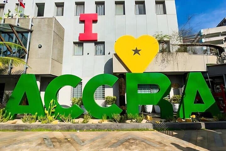 Accra Guided City Tour — Independence Sites, Markets & Coastal Neighborhoods