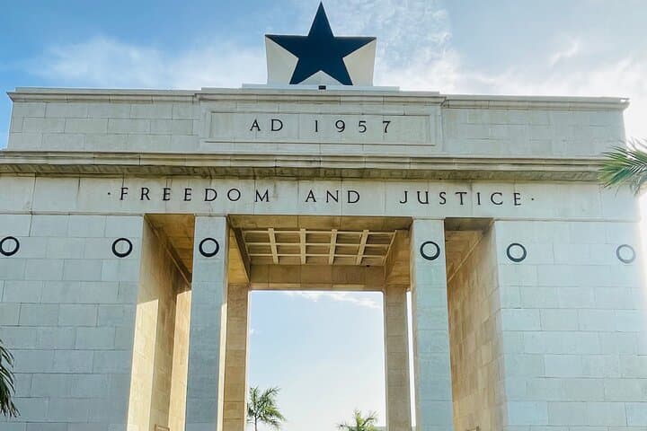 Accra Guided City Tour — Independence Sites, Markets & Coastal Neighborhoods photo 3