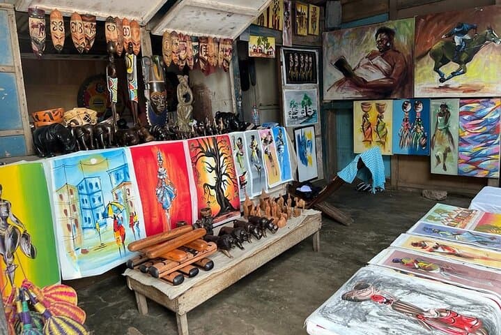 Accra Guided City Tour — Independence Sites, Markets & Coastal Neighborhoods photo 4