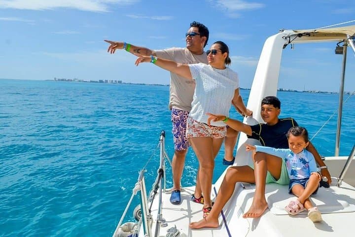 Isla Mujeres Catamaran Snorkel & Beach Club Buffet Day Trip from Cancun photo 4