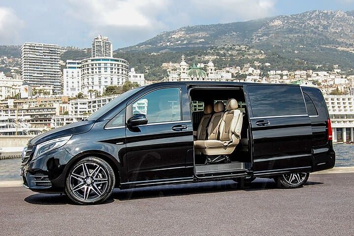 Prague Private Airport Transfer: Smooth Departure with Meet-and-Greet Service photo 4