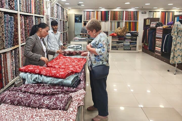 Delhi Textile & Handicraft Tour — Private Artisan Workshops, Weaving & Zardozi Demos photo 2