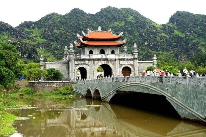 Hoa Lu Tam Coc Cycling Day Trip to Mua Cave - Ancient Capital & Boat Ride
