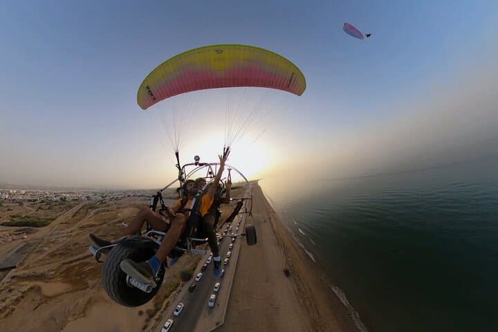 Tandem Paramotor Flights Over Muscat’s Coastline — 15-Minute Sunset Soar