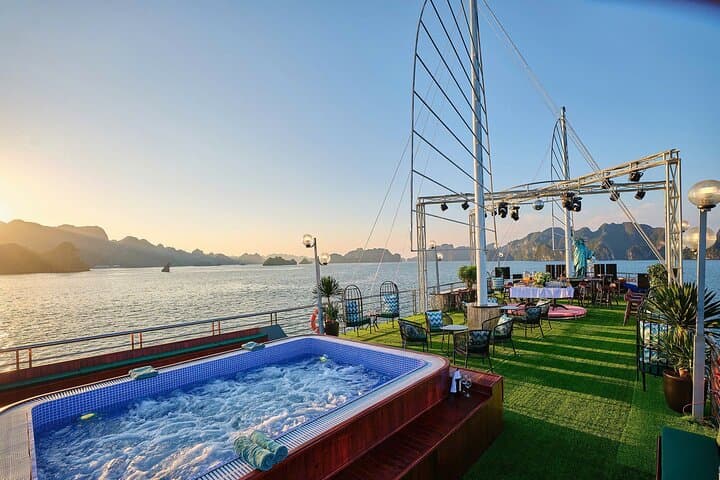 Halong Bay Full-Day Cruise with Kayak & Limousine Transfer — Explore Sung Sot, Titop & Luon Cave photo 3