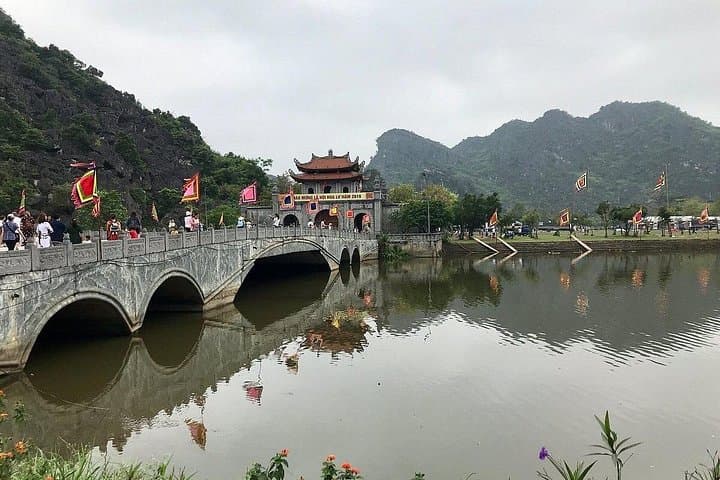 Hoa Lu & Trang An Day Trip: Cycling, Temples and Boat Ride from Hanoi photo 6