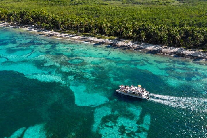 Private Catamaran Cruise in Punta Cana: Snorkeling and Natural Pool Adventure