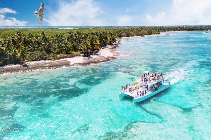 Private Punta Cana Catamaran: Snorkeling, BBQ & Open Bar (3-Hour)