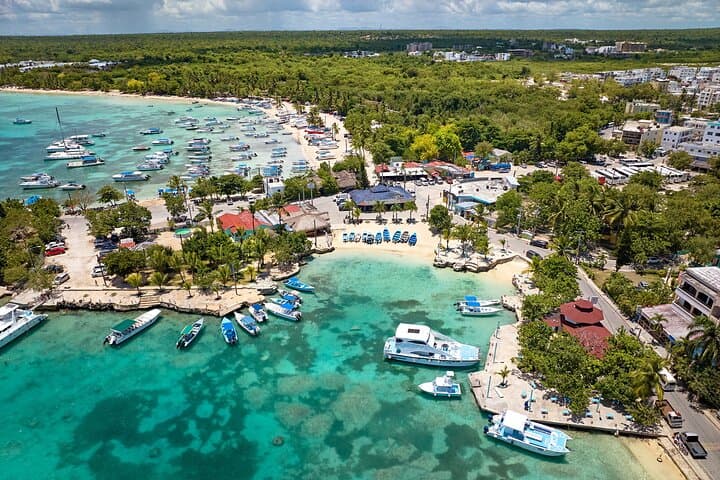Private Catamaran to Isla Saona & Palmilla — Punta Cana Full-Day Charter photo 2