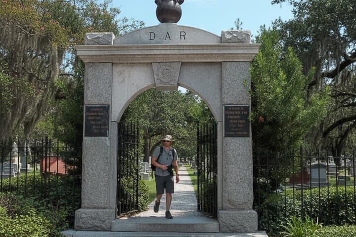 Self-Guided Savannah Walking Tour: Forsyth Park to River Street Audio Guide photo 3