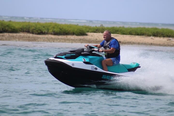 Jet Ski Rentals & Parasailing in Keehi Lagoon, Oahu photo 2