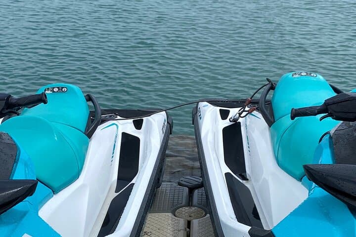 Jet Ski Rentals & Parasailing in Keehi Lagoon, Oahu photo 3