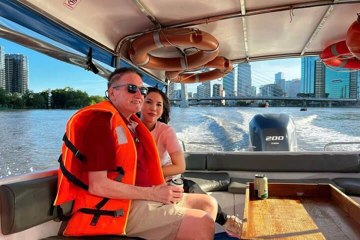 Saigon River Sunset Speedboat Tour: Luxury Evening Cruise in Ho Chi Minh City