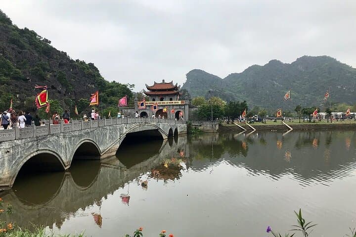 Ninh Binh Full-Day: Hoa Lu, Tam Coc Boat Ride & Mua Cave Climb with Cycling photo 6