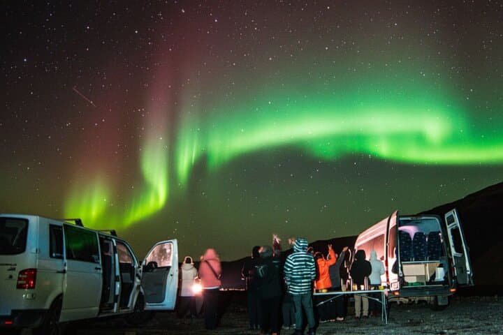 Reykjavík Northern Lights 4x4 Tour with Pastries & Cocoa photo 3
