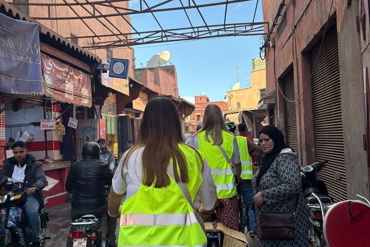 Marrakesh Medina to Gueliz: 3-Hour Guided Bike Tour photo 4