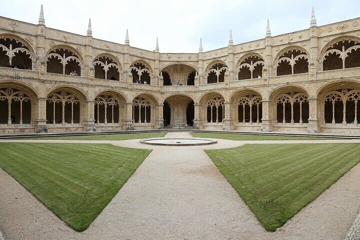 Tuk-Tuk Tour to Mosteiro dos Jerónimos — 90 Minutes Through Belém's History photo 5