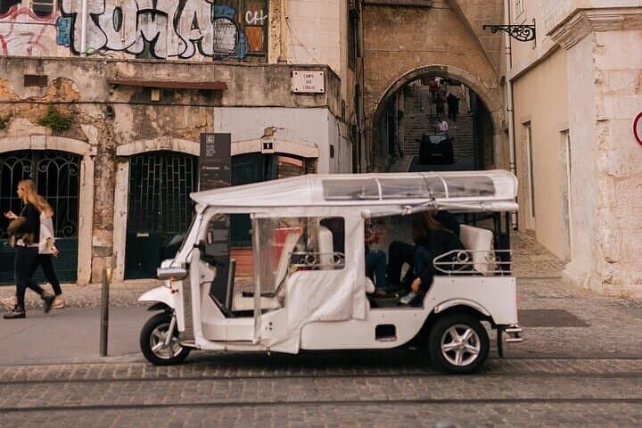 Tuk-Tuk Tour to Mosteiro dos Jerónimos — 90 Minutes Through Belém's History photo 6