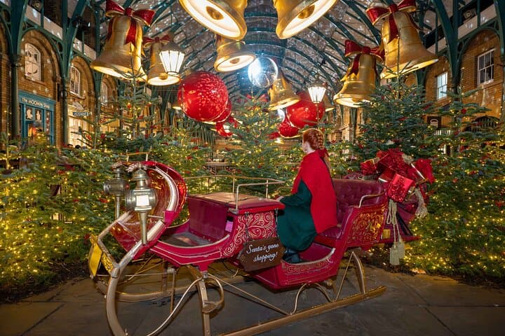 Capture London’s Christmas Lights: Private Holiday Photoshoot in Central London photo 4