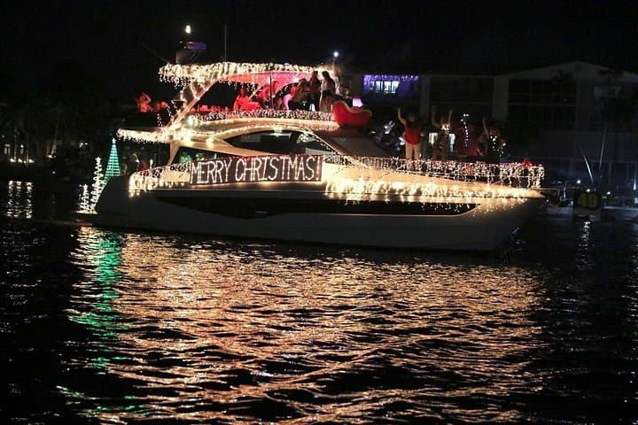 Fort Lauderdale Holiday Lights Cruise: Millionaires' Row by Water photo 4