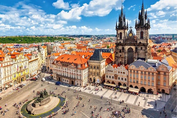 Prague Castle Circuit Tickets: Skip-the-Line Audio Guide to St. Vitus, Golden Lane & Old Royal Palace