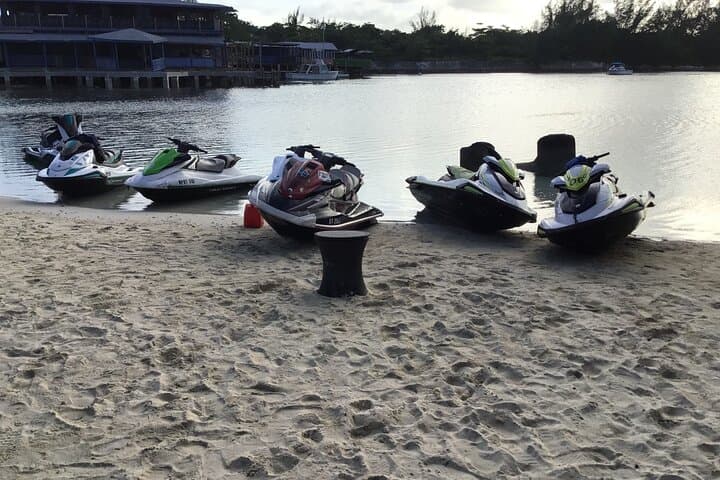 Nassau Paradise Jet Ski Adventure: WaveRunner Tours & Hidden Coves photo 2
