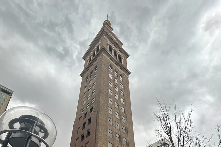 Denver Spirits and Spirits Bar Crawl: Haunted LoDo Cocktail Walking Tour