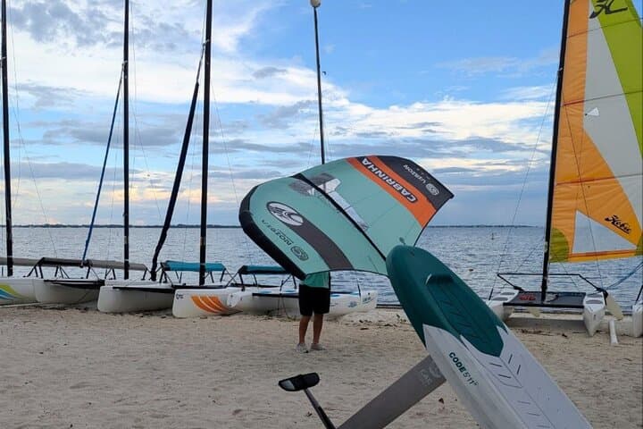 Wing Foiling in Biscayne Bay: Hobie Beach Miami Lessons for First Flights photo 4